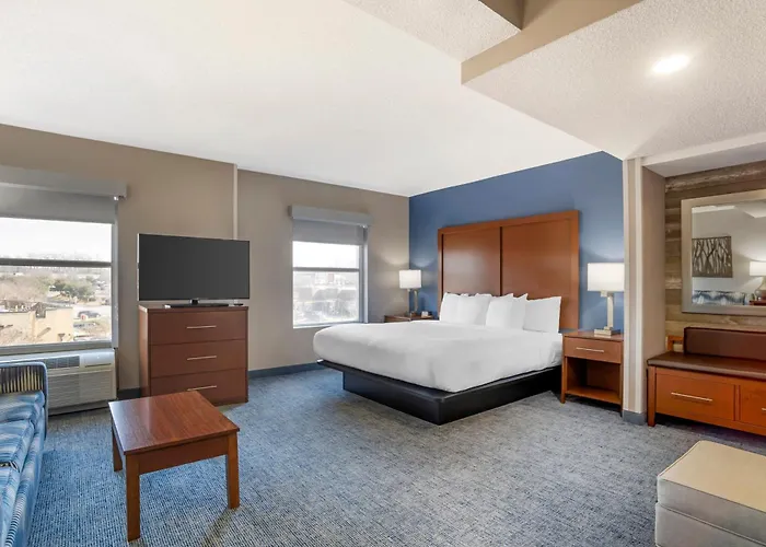 Comfort Suites Near Birkdale Village- Huntersville