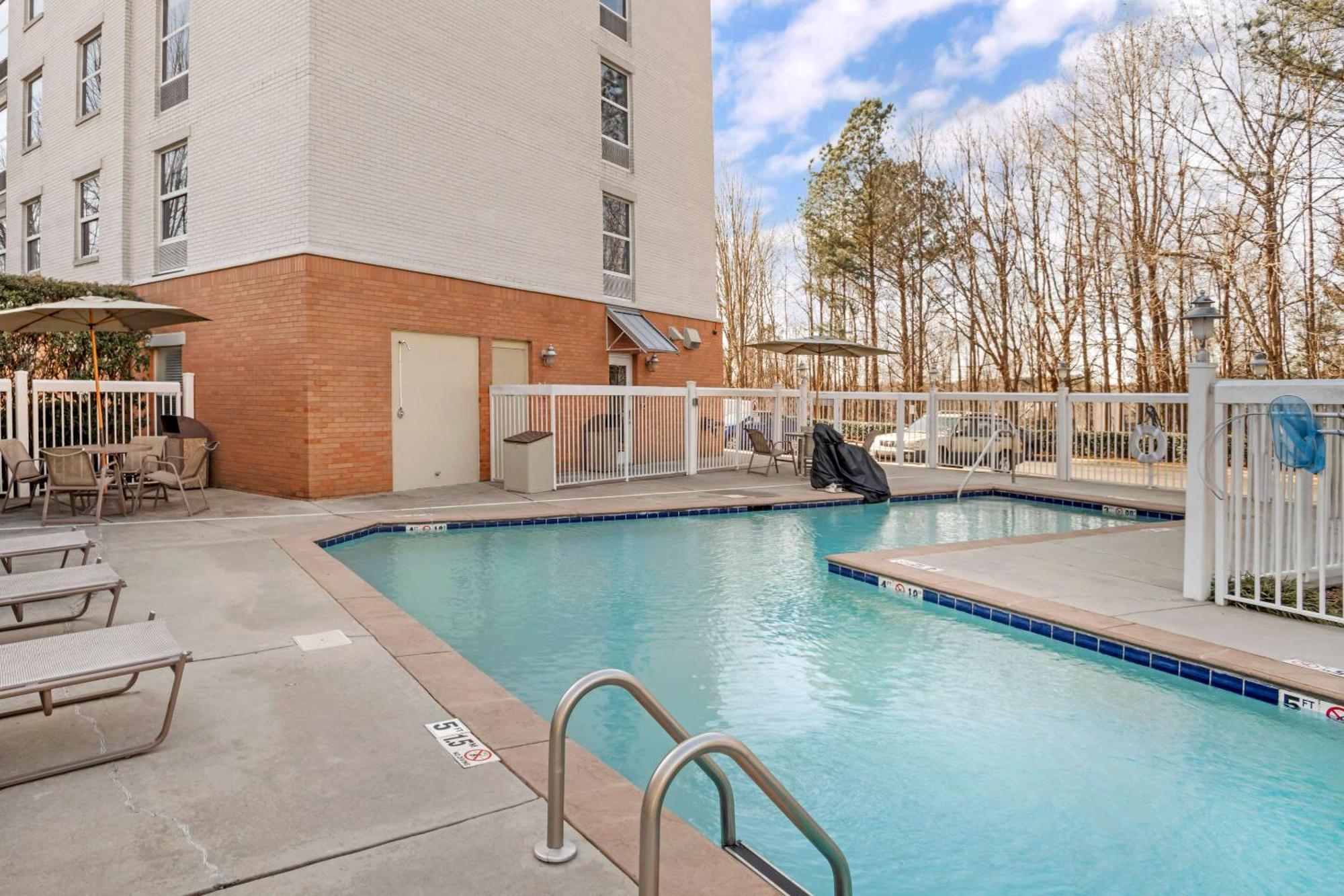 Comfort Near Birkdale Village- Huntersville