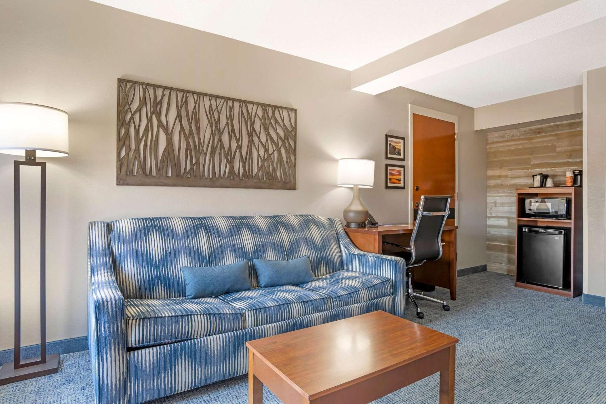 Hotel Comfort Near Birkdale Village- 2*