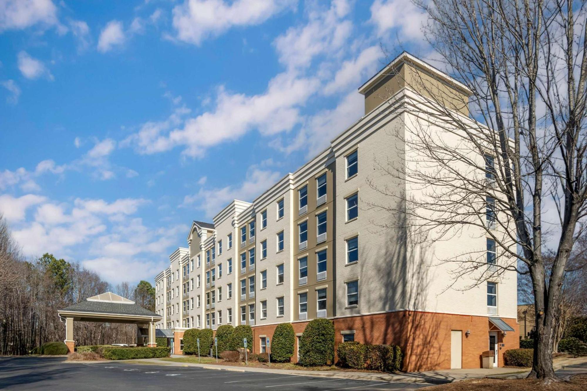 Hotel Comfort Near Birkdale Village- 2*