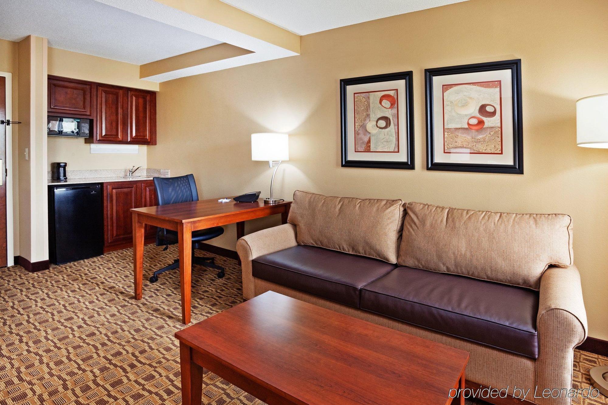 Hotel Comfort Near Birkdale Village-