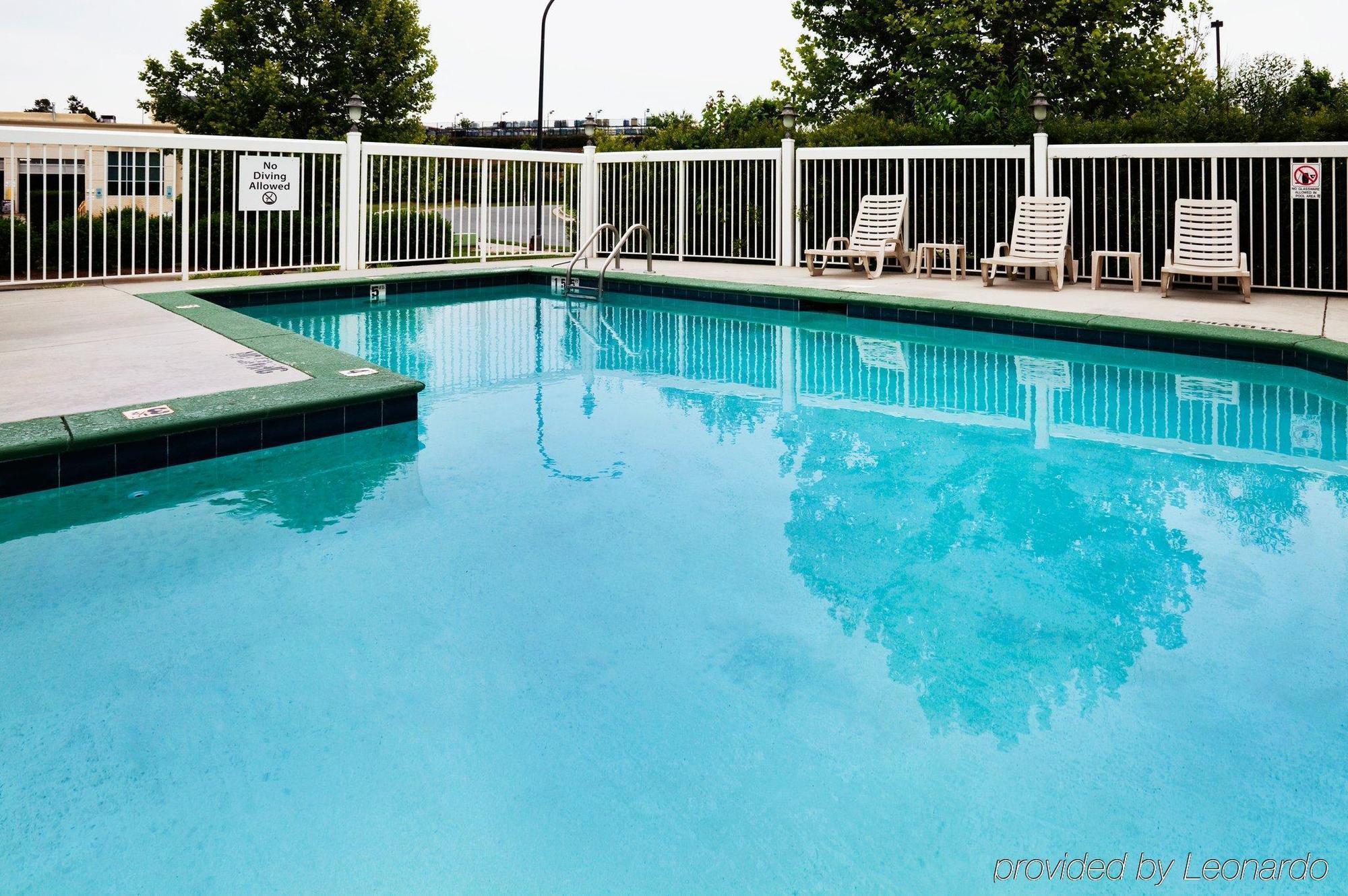 Hotel Comfort Near Birkdale Village- 2*
