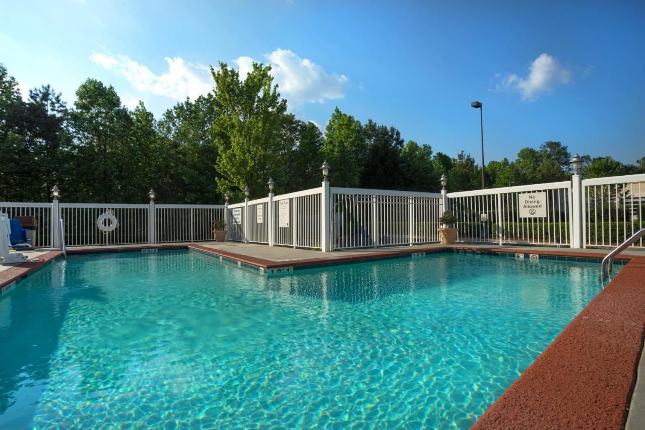 Hotel Comfort Near Birkdale Village- Huntersville